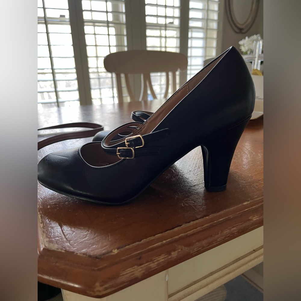 Source Unknown Black Double Strap Heels - image 3